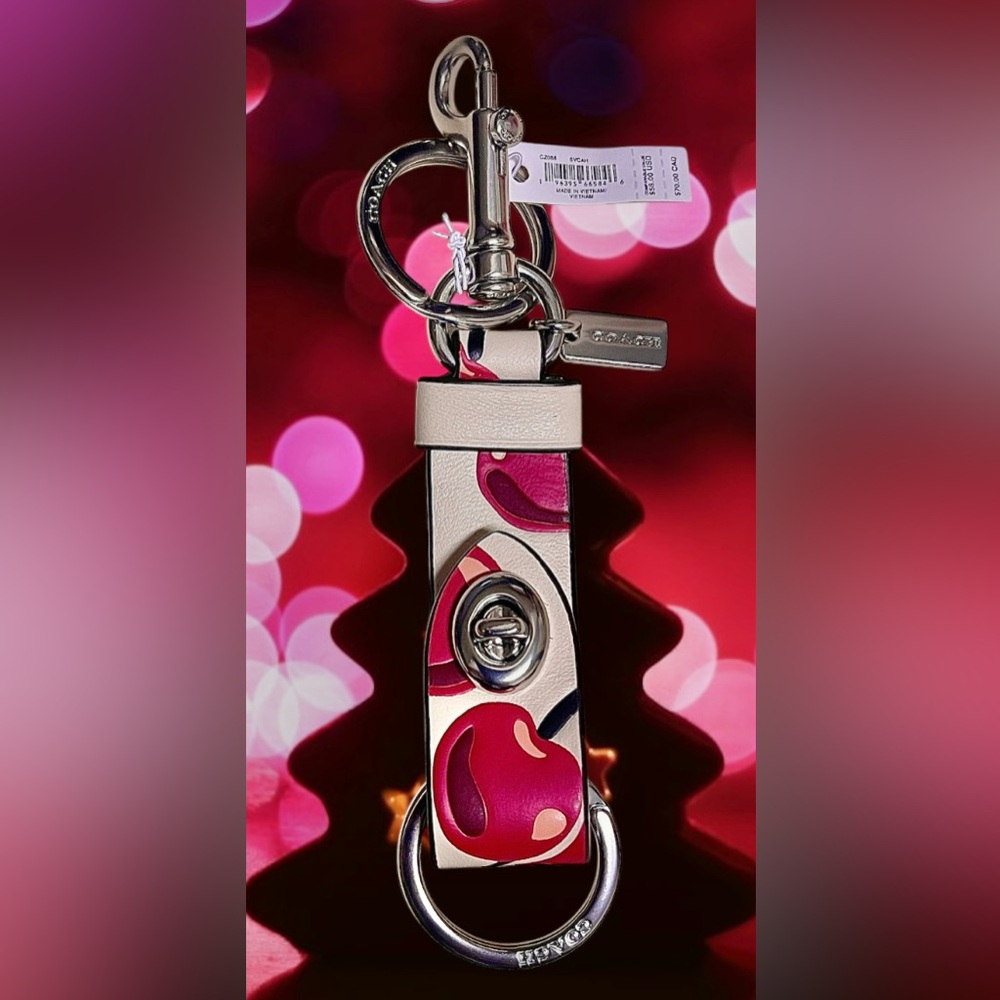 Coach Leather Bag Charm/valet turn lock/double Key Holder Cherry print NEWw/tags - Picture 8 of 9